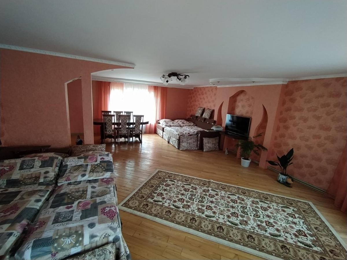 Гостьовий будинок Изки Экстерьер фото